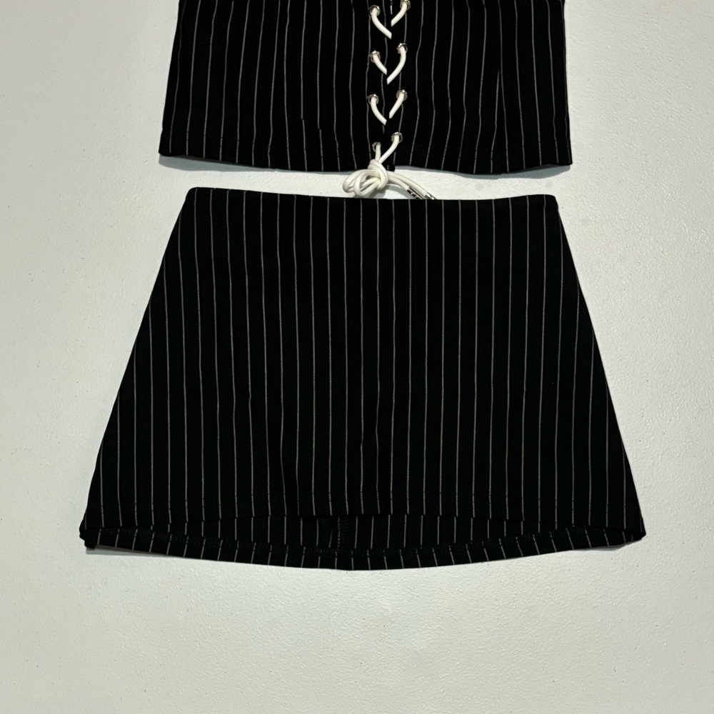 2 Piece Set - Picture 2 of 4